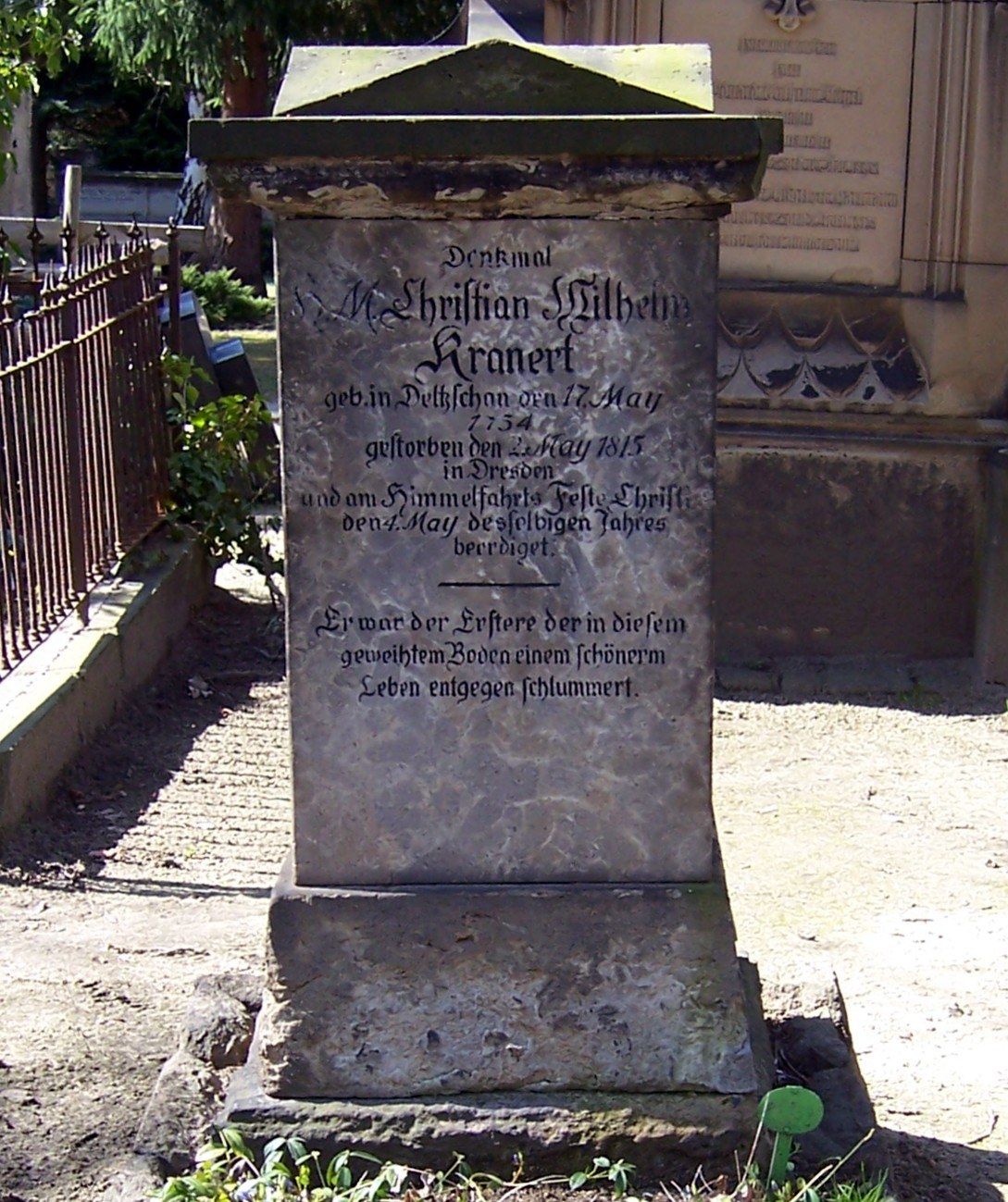 Grabstein Christian Wilhelm Kranerts, der ersten Beisetzung des Friedhofs zugeordnet – Trinitatisfriedhof